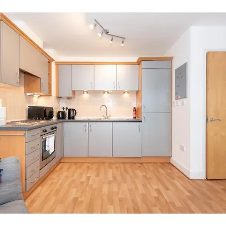 Comfy, Bright And Super Central Flat In