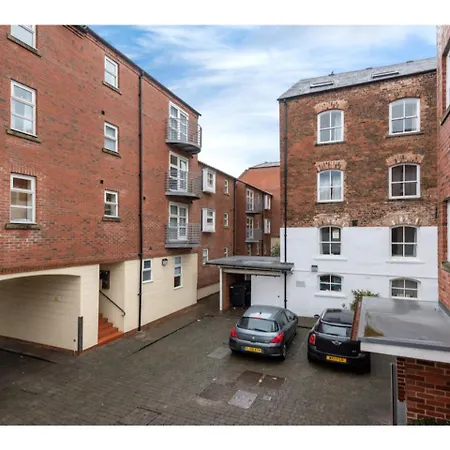 Comfy, Bright And Super Central Flat In Apartman