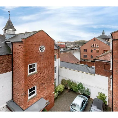 Comfy, Bright And Super Central Flat In Apartman