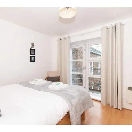 Comfy, Bright And Super Central Flat In *
